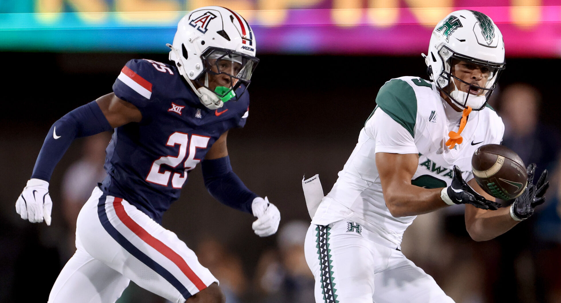 ÃÛÁÄÖ±²¥ vs Hawaii, NCAA football